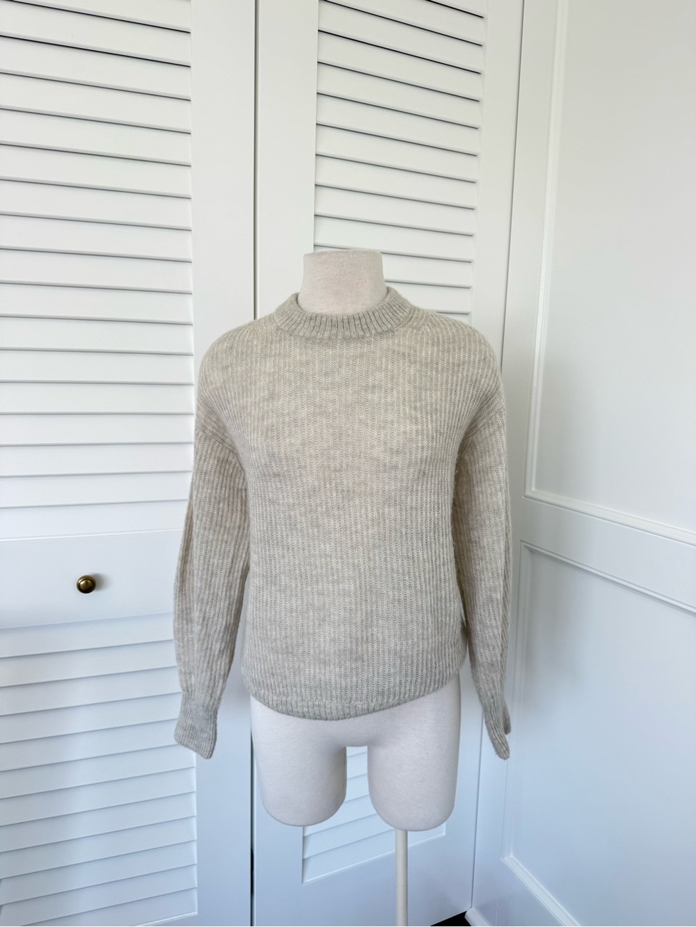 Everlane Ribbed Mock Neck Sweater in Light Beige